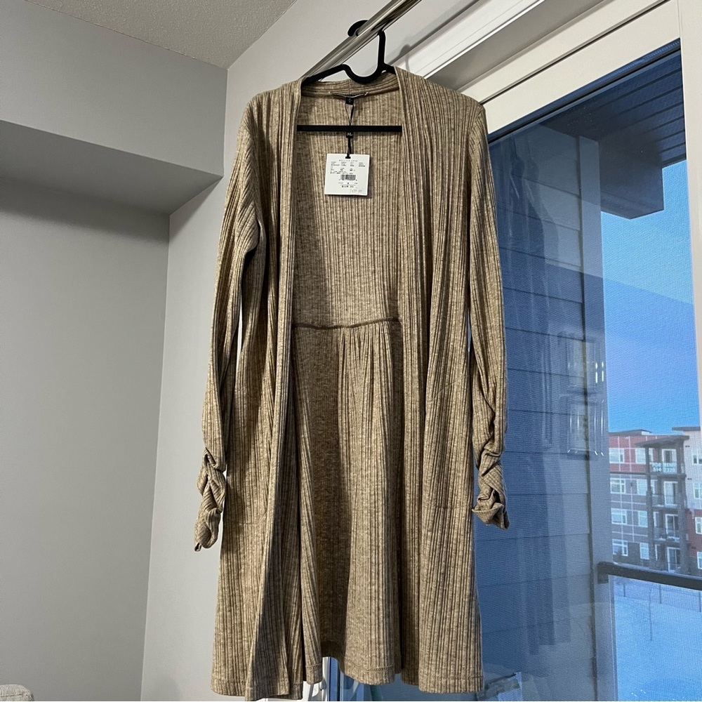 Melanie Lyne women cardigan, stylish, Size small, work wear, cozy, stylish